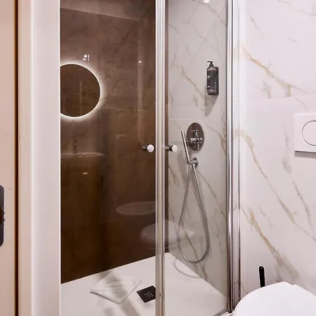 Hotel Dem 2*