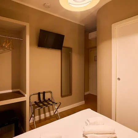 Hotel Dem 2*